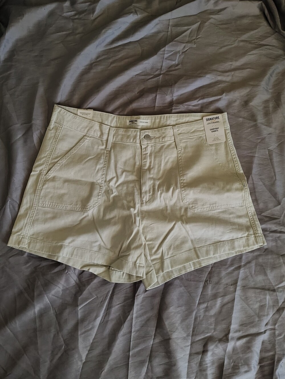 Levi Tan Mid Rise Utility Khaki Chino Womens Shorts 16 W33 Straight Pants NWT
